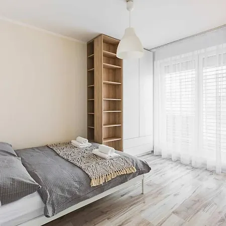 Modern Family Escape Apartman *