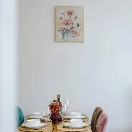 Modern Family Escape