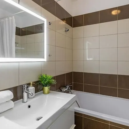 Modern Family Escape