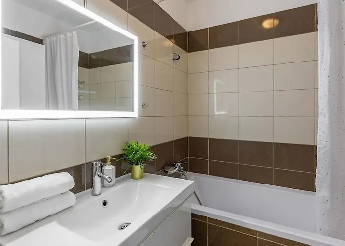 Modern Family Escape