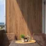 Modern Family Escape